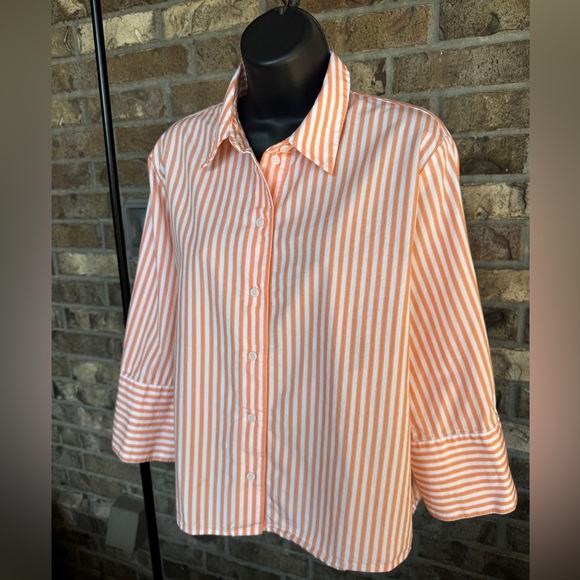 COS
Wide-Sleeve Cropped Shirt Size US 10 - Picture 3 of 10